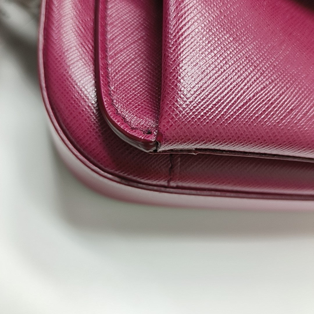 Authenticated pre-owned  Gancini Calfskin Burgundy - Shoulder Bag at Looply