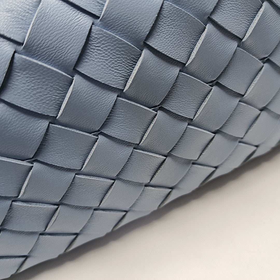 Authenticated pre-owned  Andiamo Small Lambskin Blue - Tote Bag at Looply