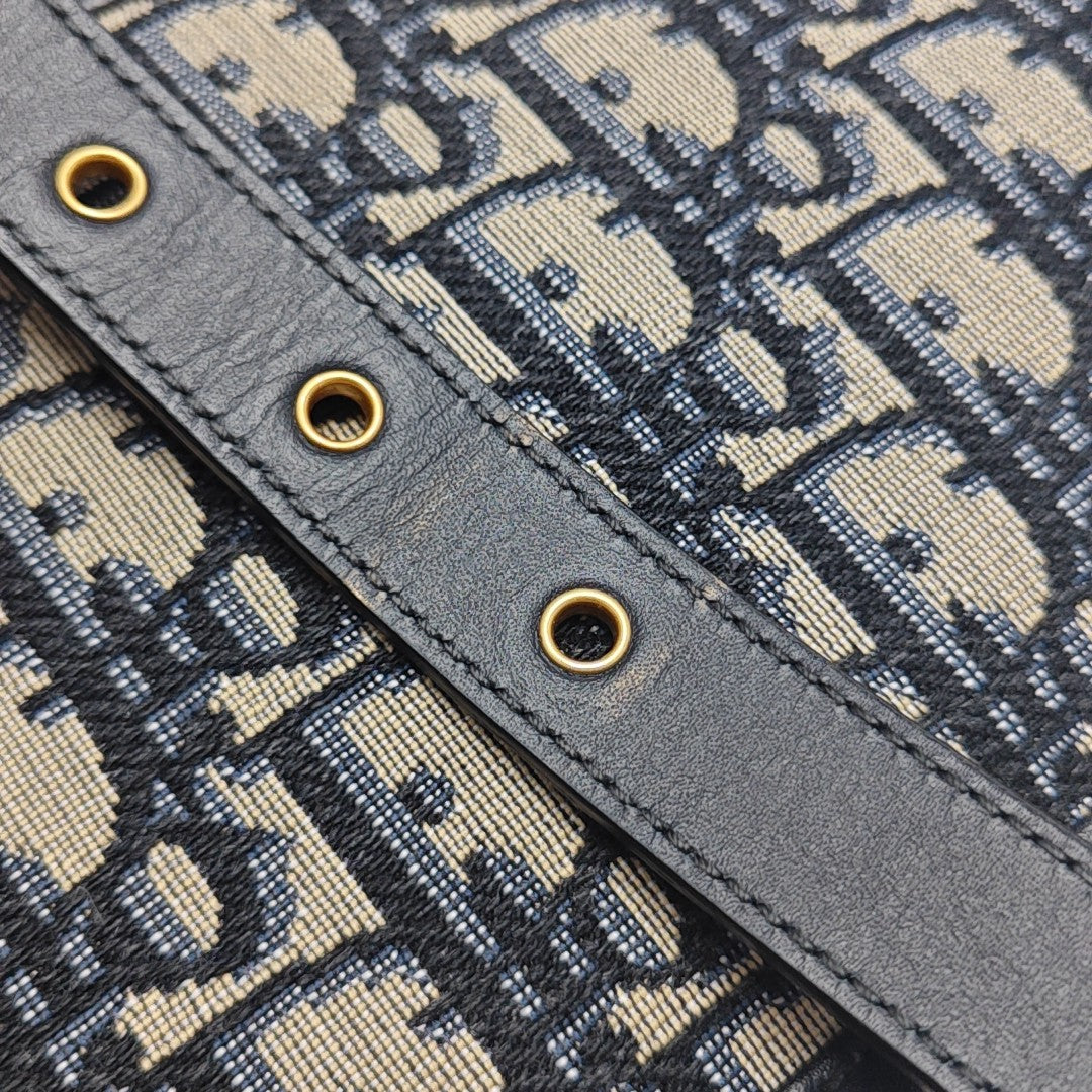 30 Montaigne Oblique Canvas Blue