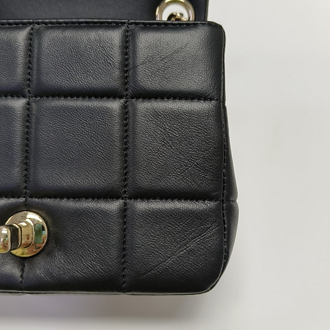 CLASSIC FLAP Mini Quilted Lambskin Black