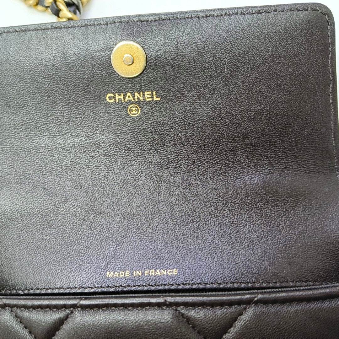 CHANEL 19 Quilted Lambskin Brown