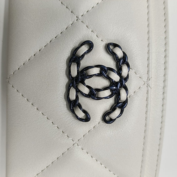 CHANEL 19 Small Quilted Calfskin White Card Holder