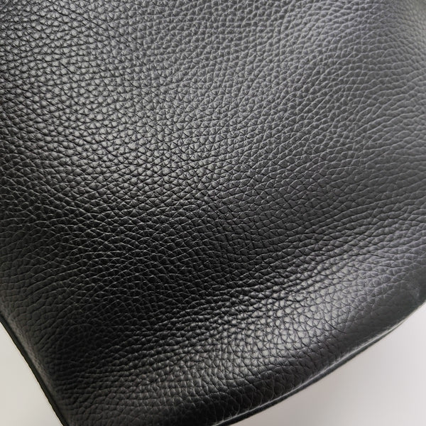 The Bucket Medium Calfskin Black