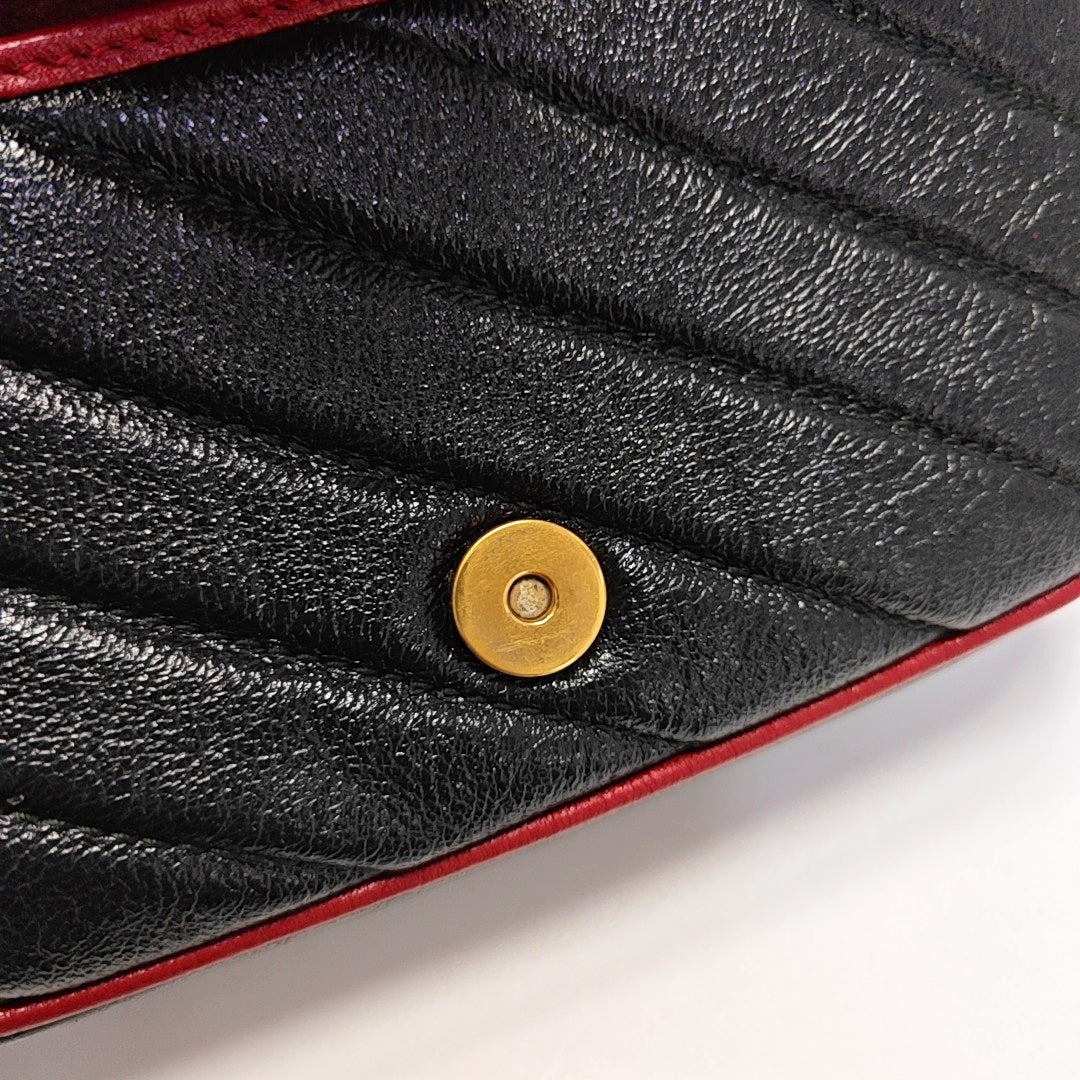 Authenticated pre-owned  GG Marmont Super Mini Quilted Calfskin Black - Shoulder Bag at Looply