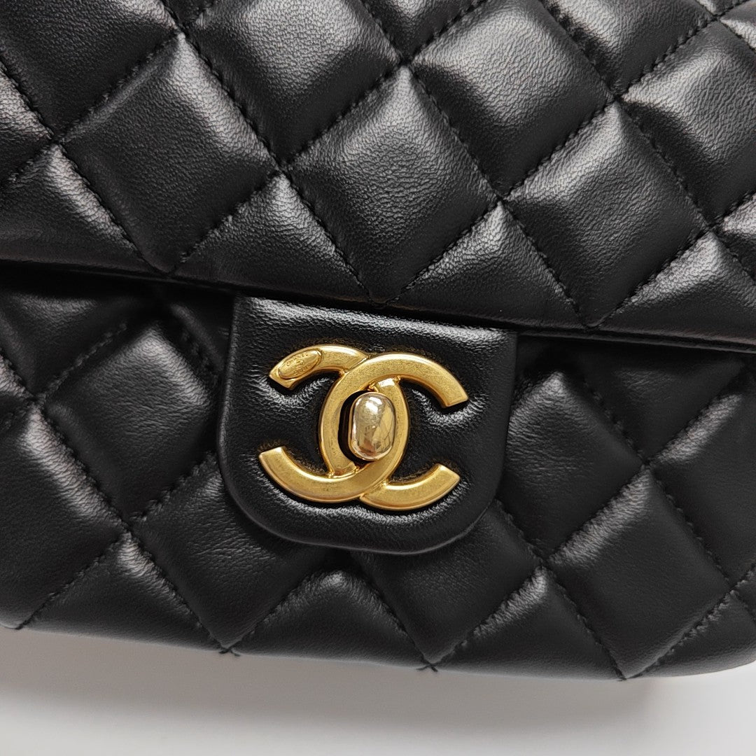 CLASSIC FLAP Mini Quilted Lambskin Black