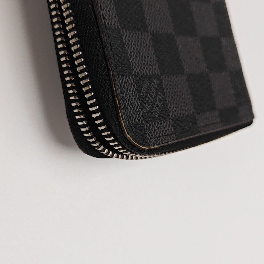 ZIPPY Damier Graphite Coated Canvas Gray Wallet