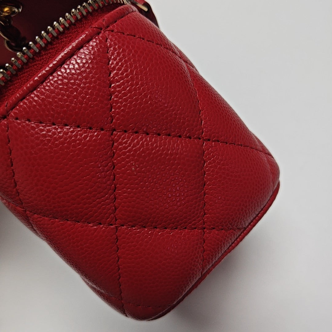 VANITY CASE Mini Quilted Lambskin Red