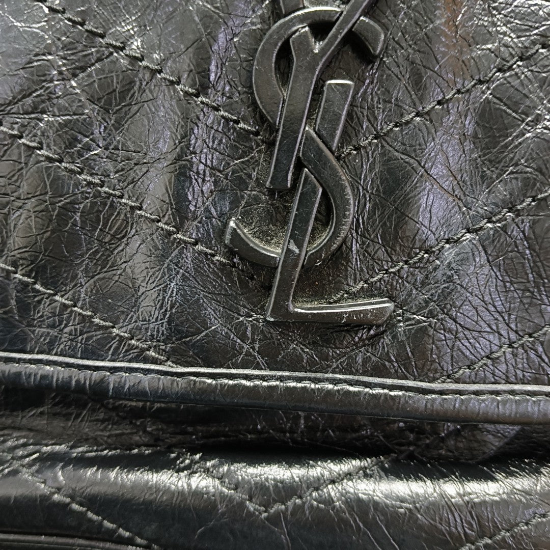 NIKI Medium Chevron Calfskin Black