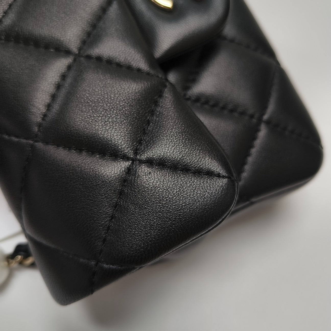 CLASSIC FLAP Mini Quilted Lambskin Black