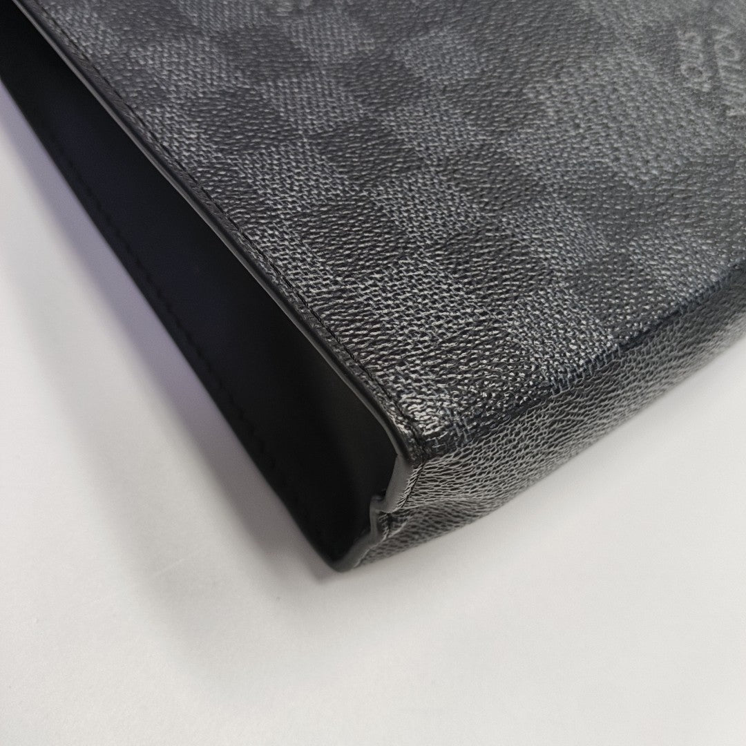 Pochette Voyag MM Damier Graphite Coated Canvas Gray