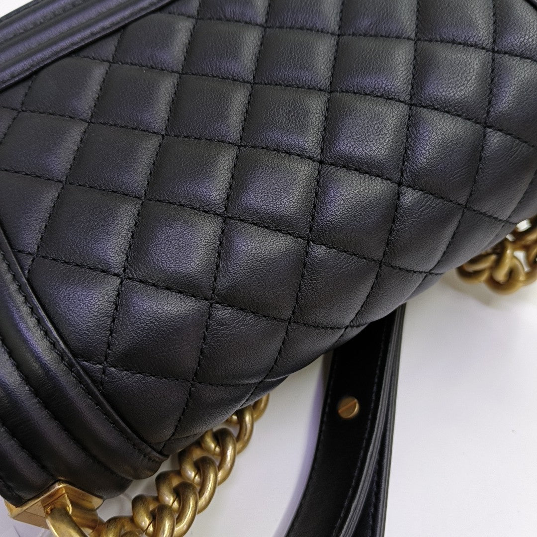 BOY CHANEL Small Quilted Calfskin Black
