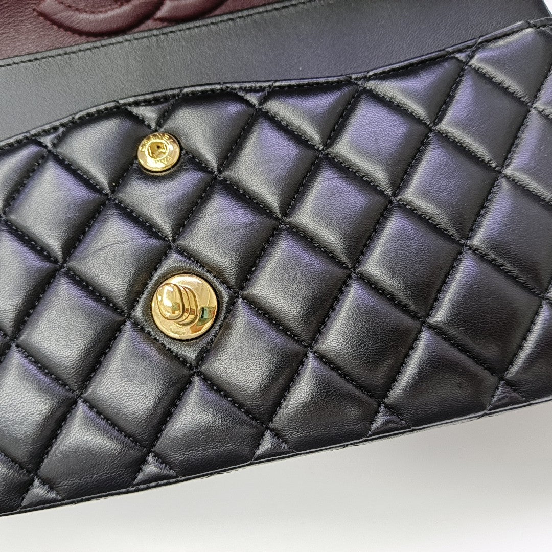 CLASSIC FLAP Medium Quilted Lambskin Black
