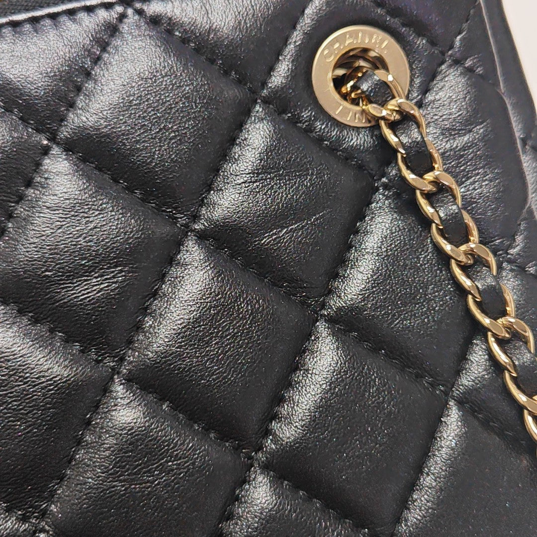 Quilted Lambskin Shoulder Bag Black