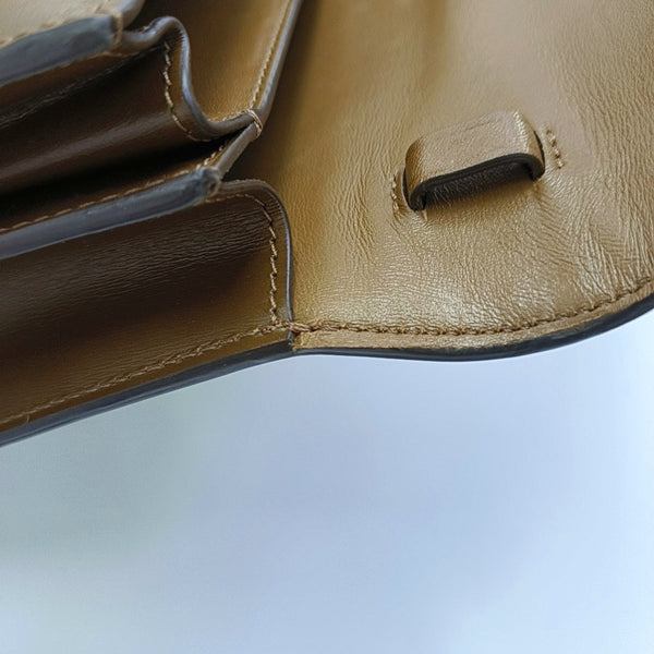 Authenticated pre-owned  CLASSIC BOX Small Calfskin Brown - Shoulder Bag at Looply