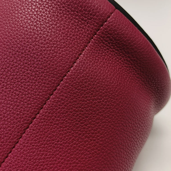 Authenticated pre-owned  Gate Calfskin Red - Bucket Bag at Looply