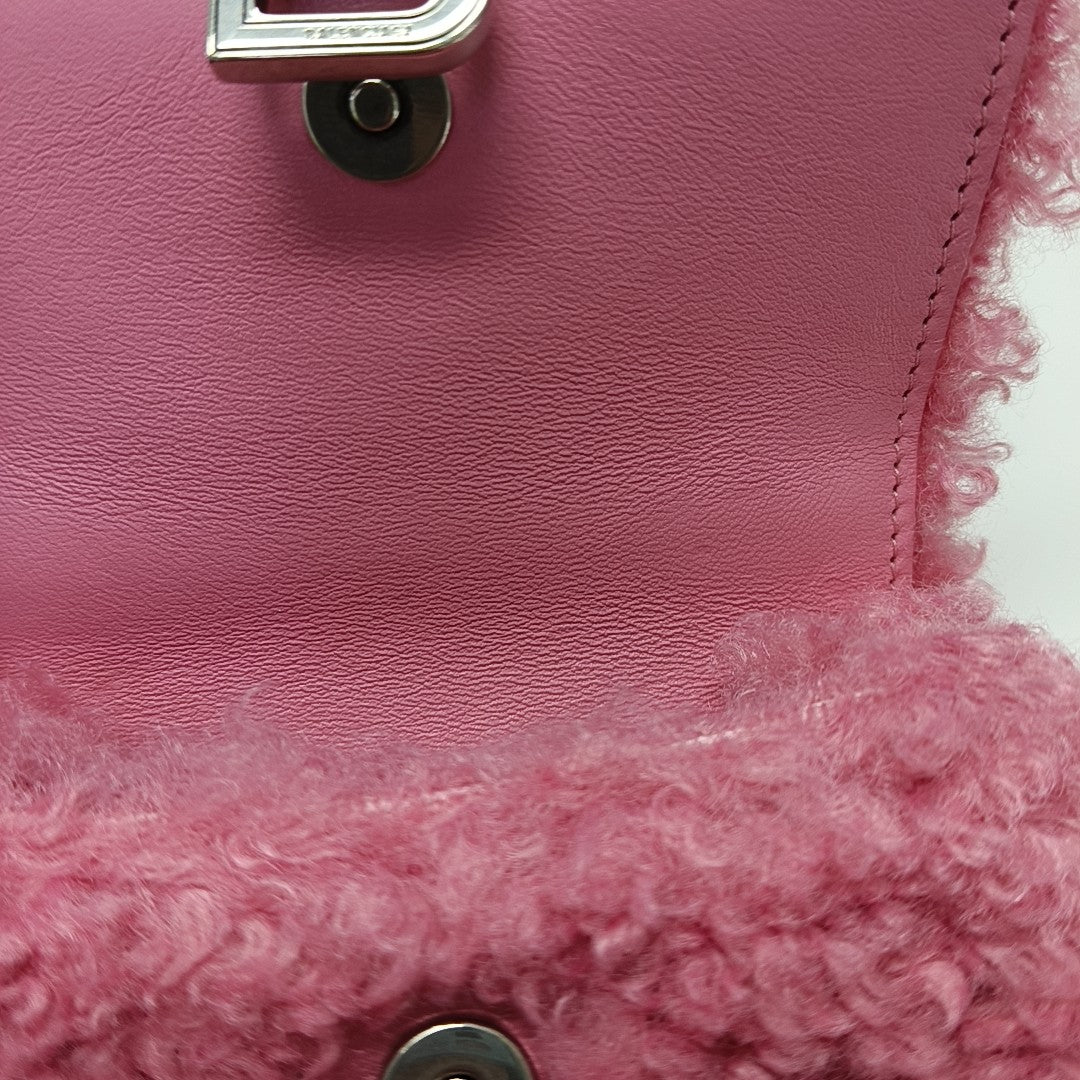 Hourglass Mini Sheepskin Pink