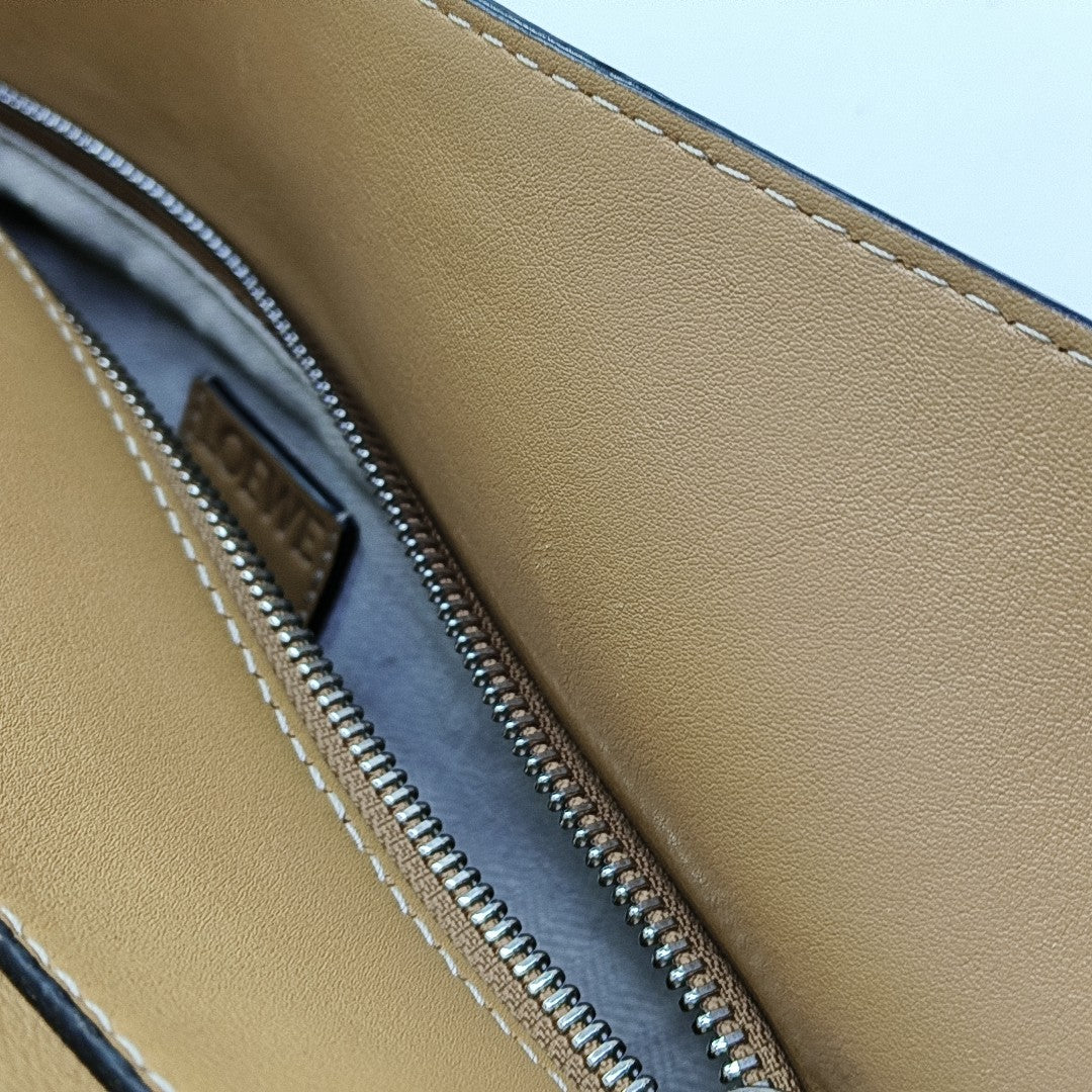 Puzzle Medium Calfskin Brown