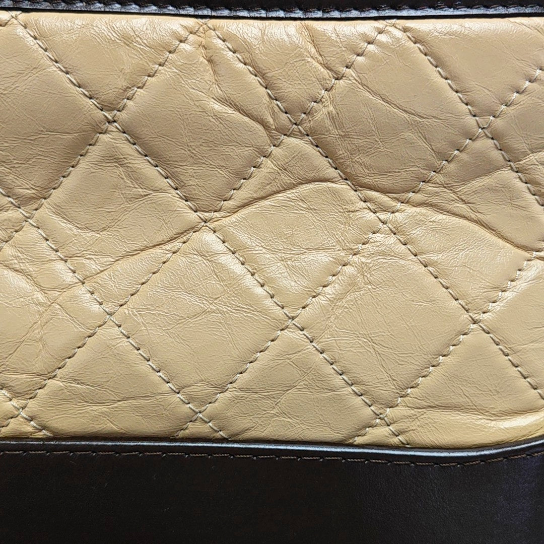 Authenticated pre-owned  GABRIELLE Quilted Calfskin Beige - Tote Bag at Looply