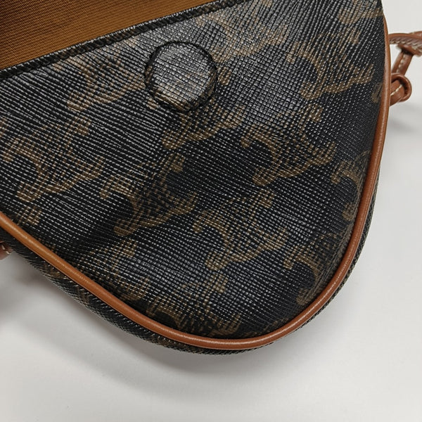 TRIANGLE Coated Canvas Brown