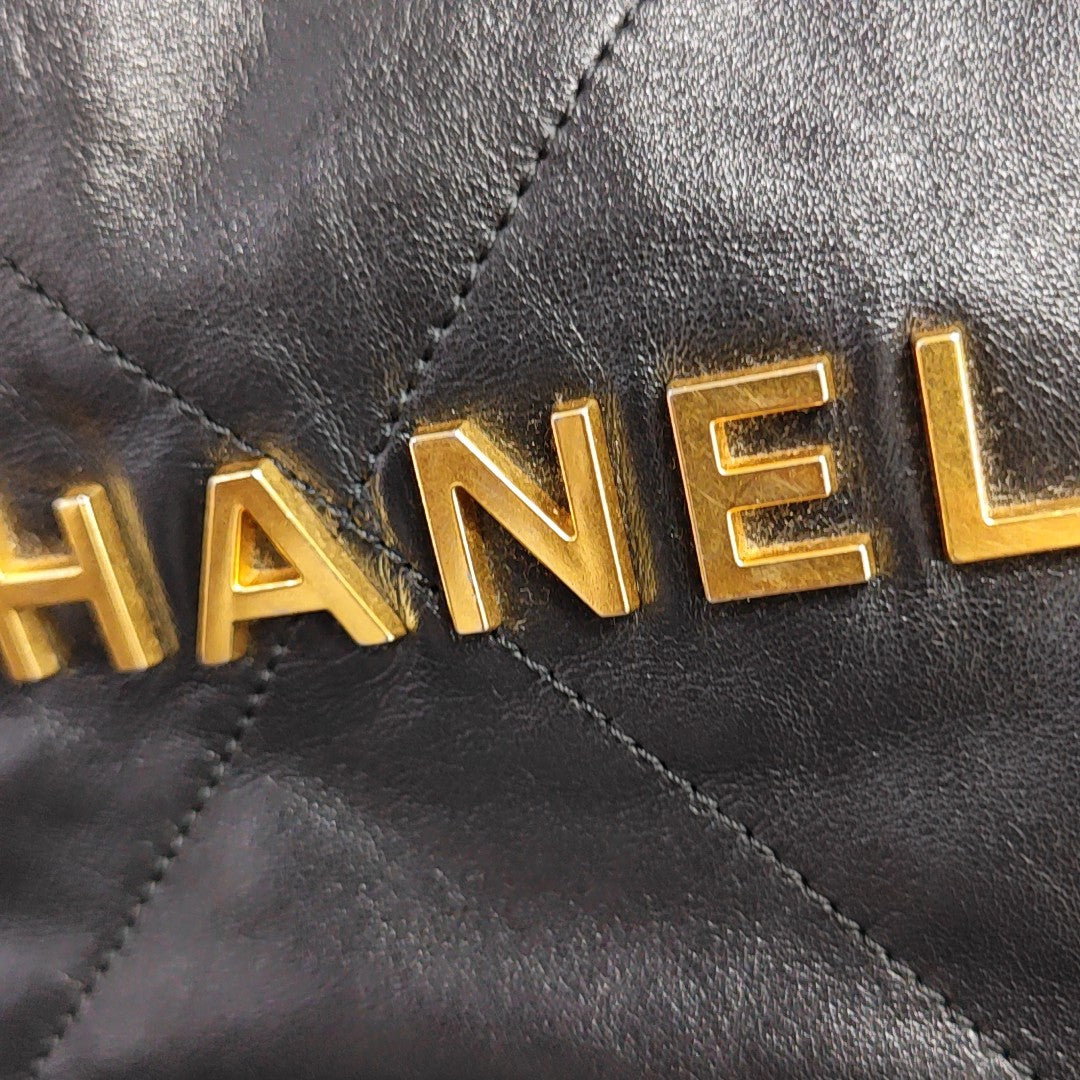 CHANEL 22 Small Quilted Calfskin Black