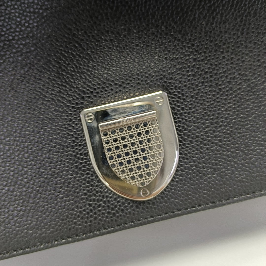 Diorama Medium Quilted Calfskin Black
