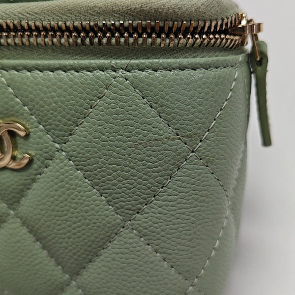 VANITY CASE Mini Quilted Grained Calfskin Green