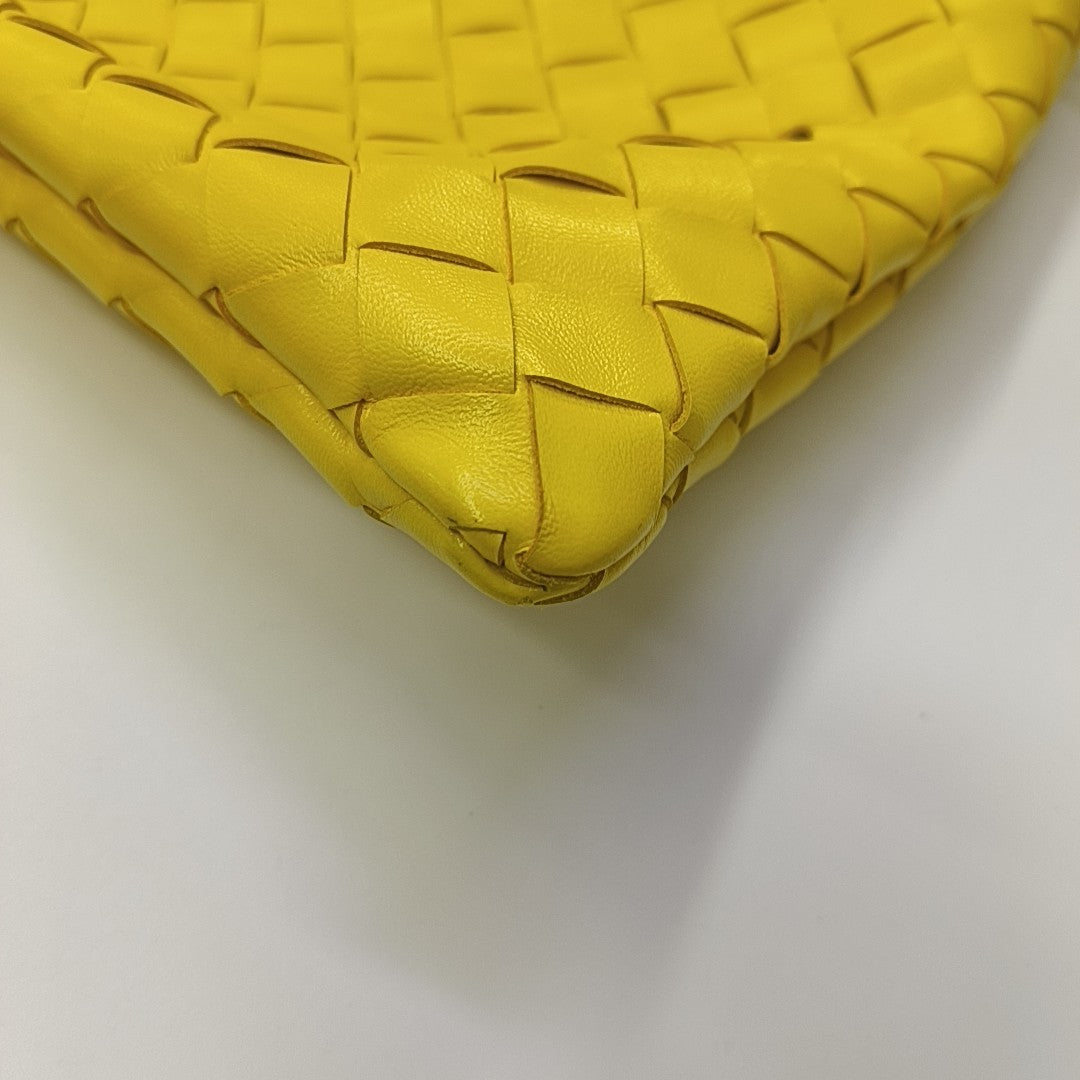 The Pouch Large Calfskin Yellow