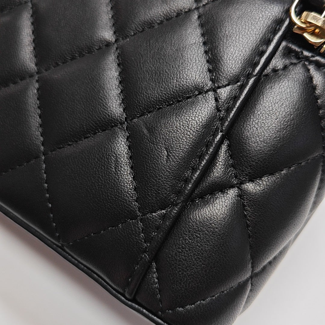 VANITY CASE Small Quilted Lambskin Black