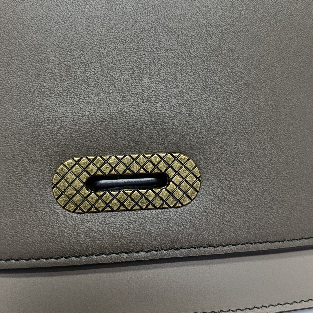 Chain Wallet Lambskin Gray