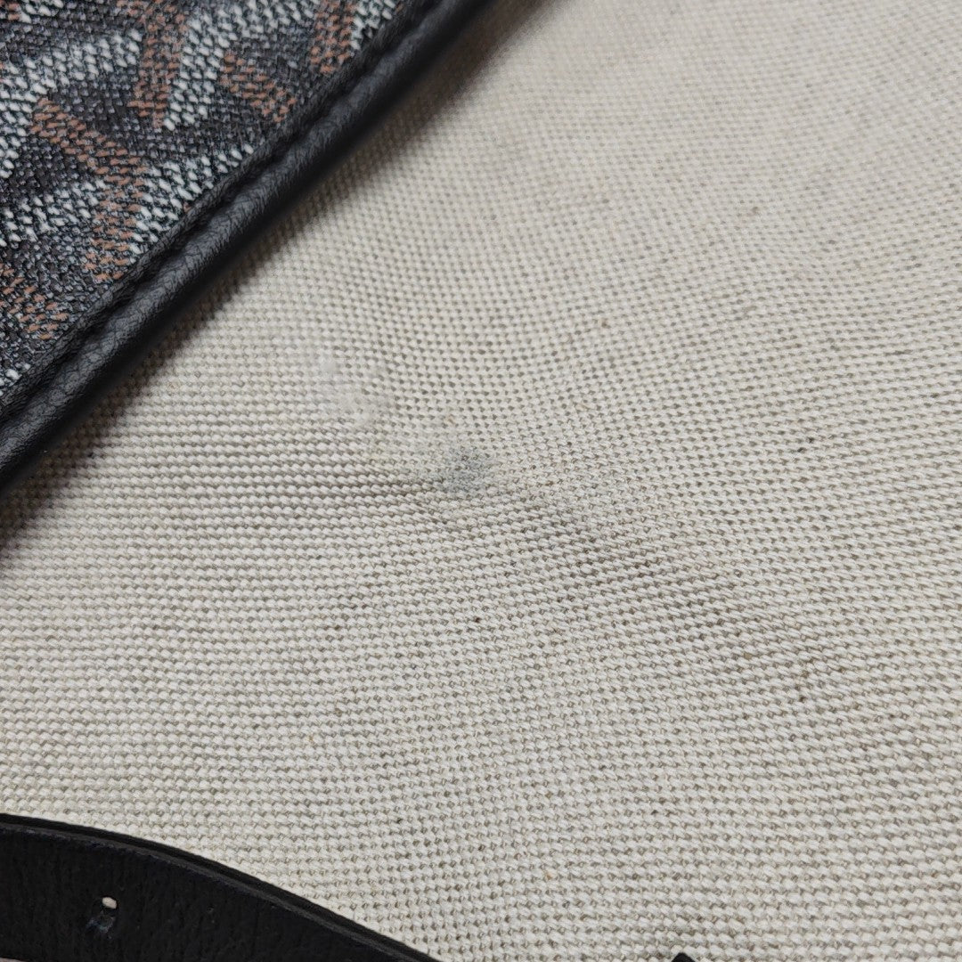 Capétien Coated Canvas Black