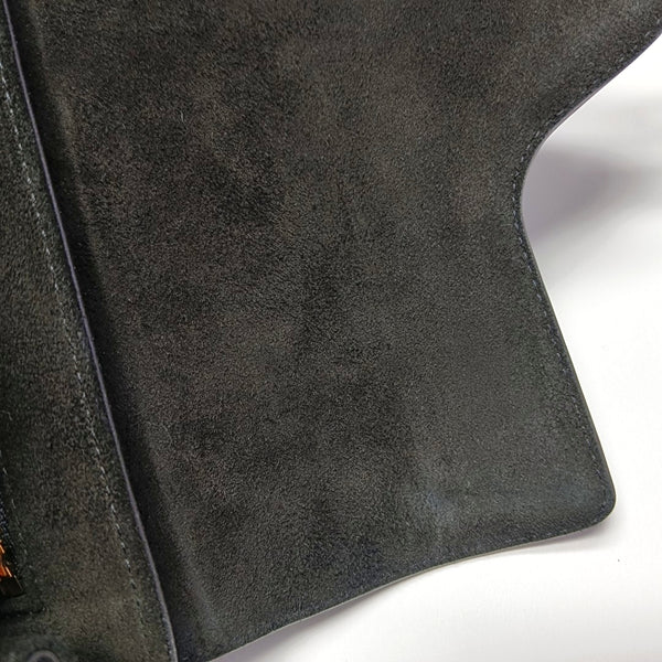 Authenticated pre-owned  16 Teen Calfskin Black - Shoulder Bag at Looply