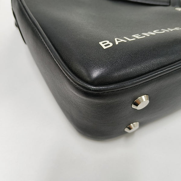 Triangle Small Calfskin Black