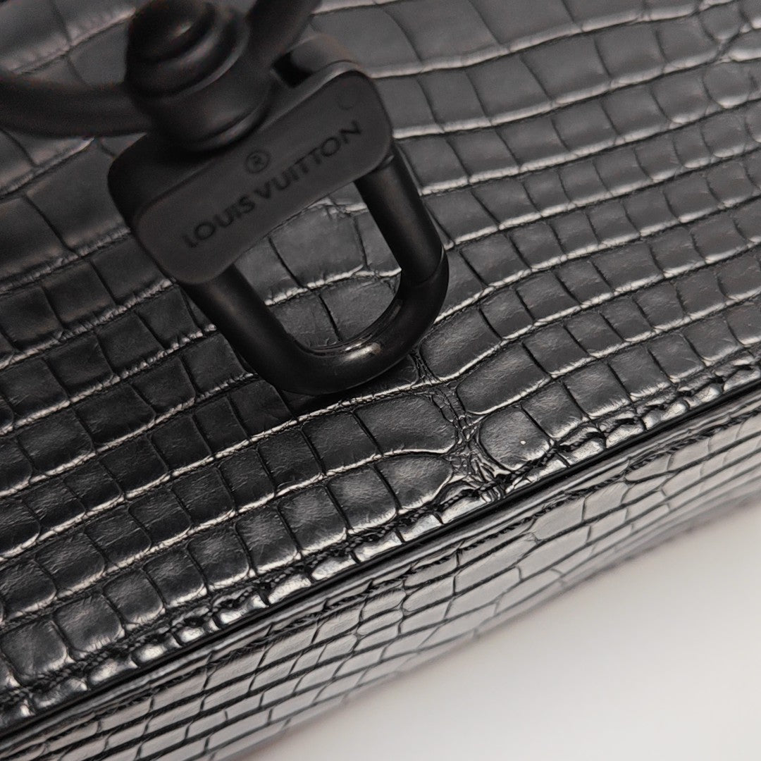 SOFT TRUNK Calfskin Black