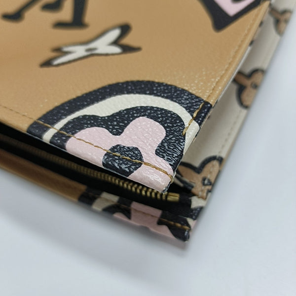 TOILET POCKET 26 Coated Canvas Beige