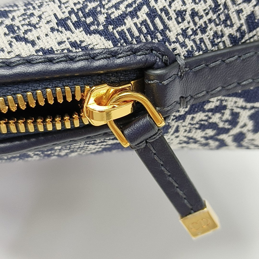 30 Montaigne Medium Fabric Blue