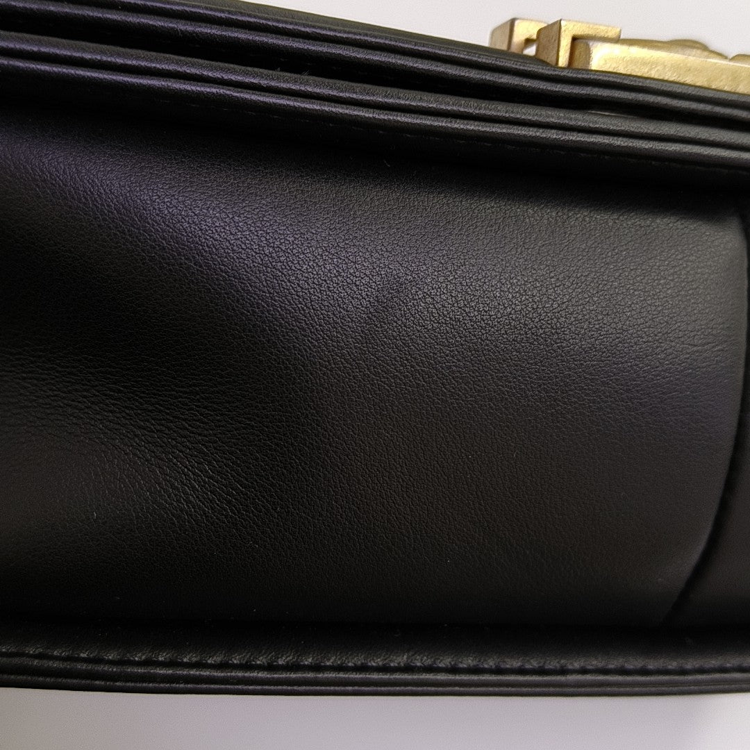 BOY CHANEL Medium Quilted Calfskin Black