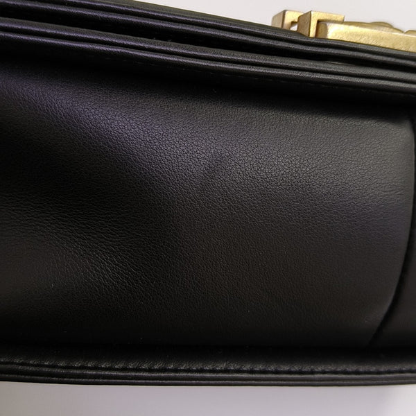 BOY CHANEL Medium Quilted Calfskin Black
