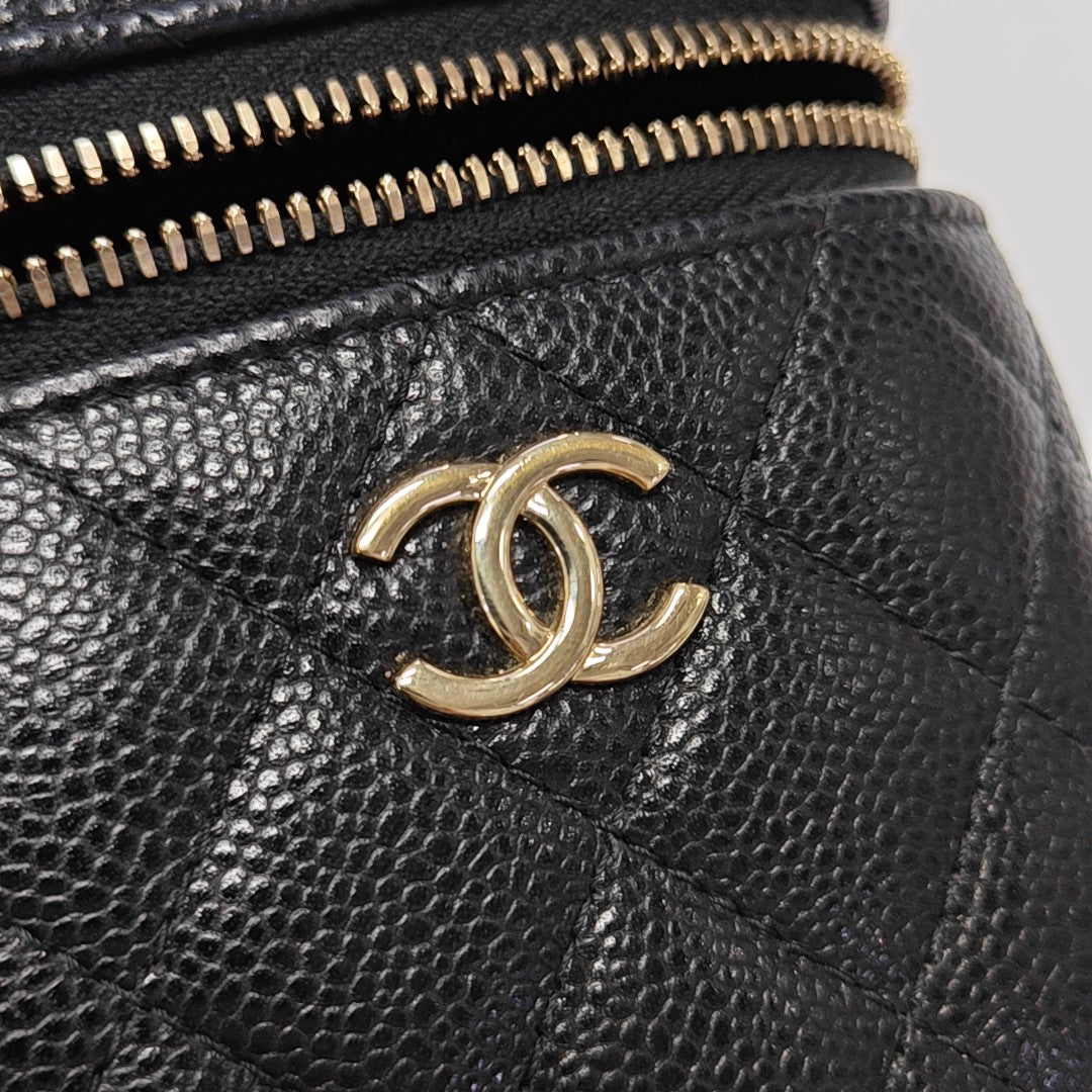Authenticated pre-owned  VANITY CASE Quilted Grained Calfskin Black - Shoulder Bag at Looply