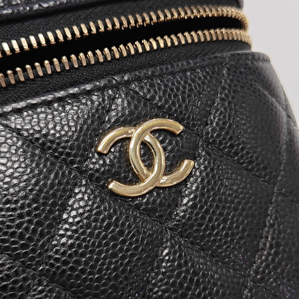 Authenticated pre-owned  VANITY CASE Quilted Grained Calfskin Black - Shoulder Bag at Looply