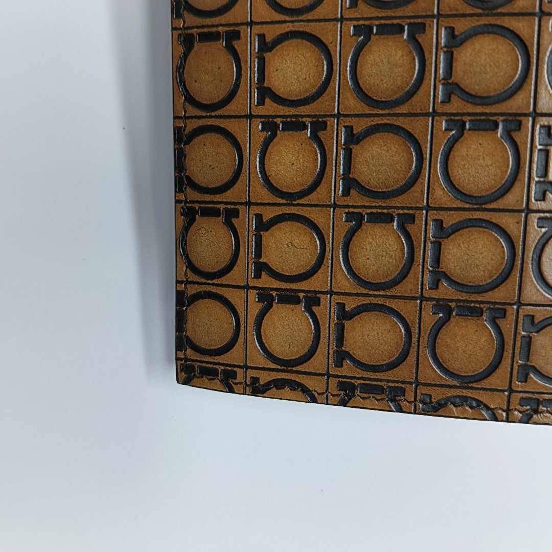 Special Material Wallet Brown