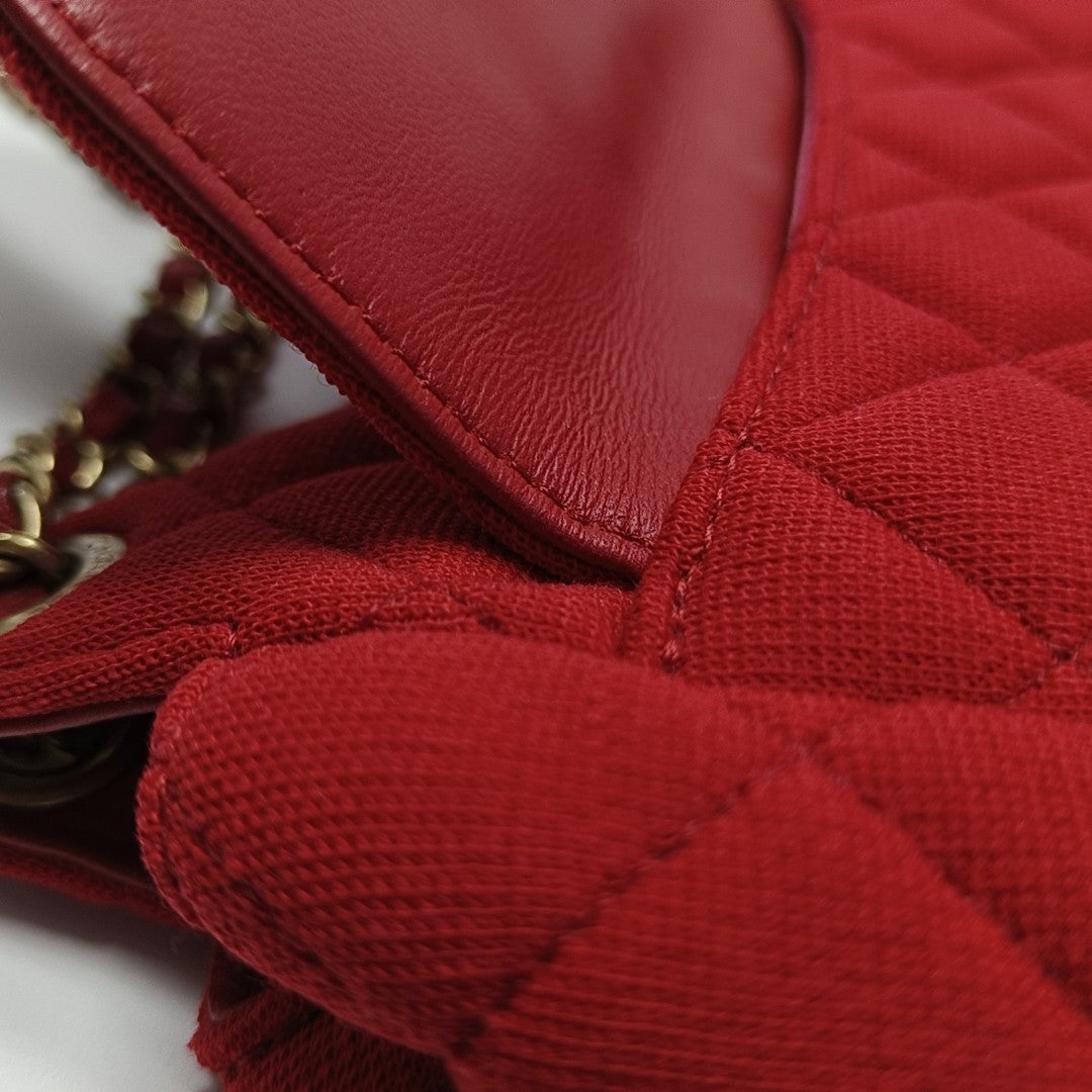 23C HOBO Small Quilted Fabric Red