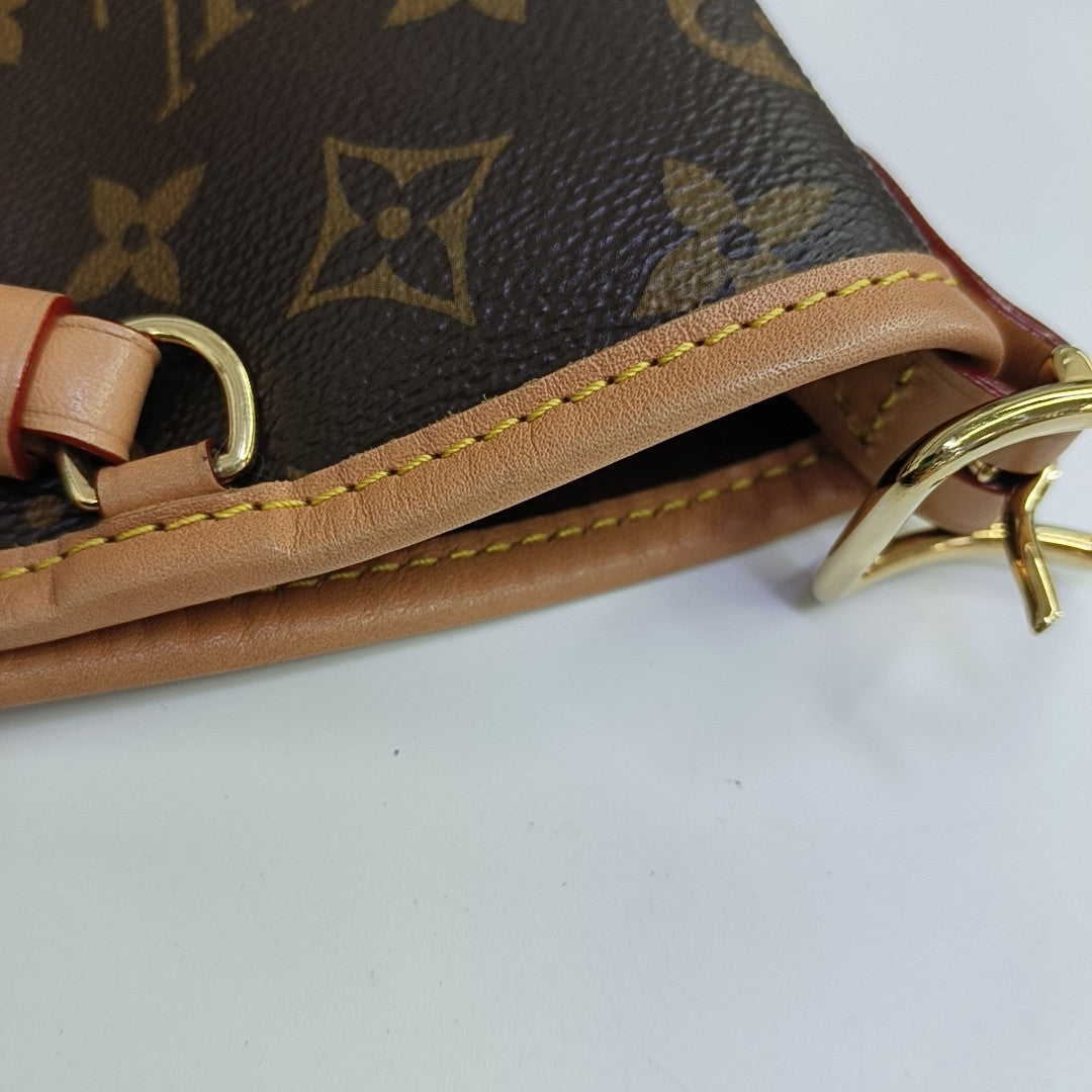 CARRYALL MM Monogram Coated Canvas Brown