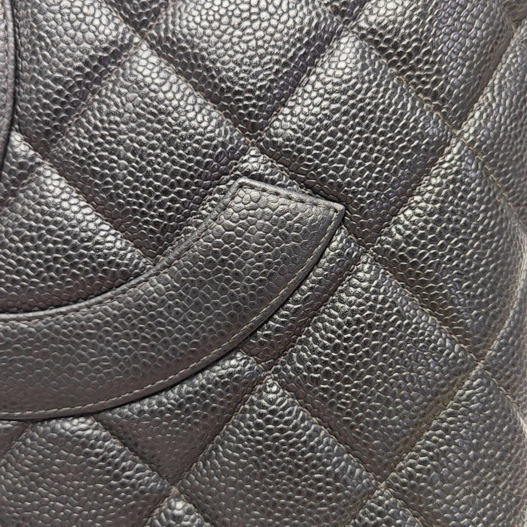 Authenticated pre-owned  MEDALLION Quilted Calfskin Black - Shoulder Bag at Looply