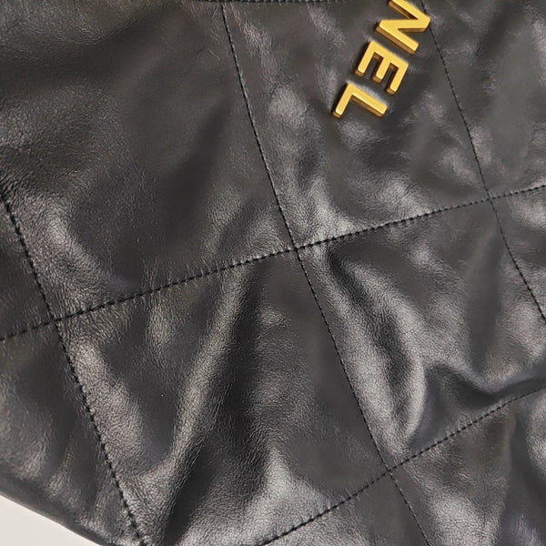 CHANEL 22 Medium Quilted Calfskin Black