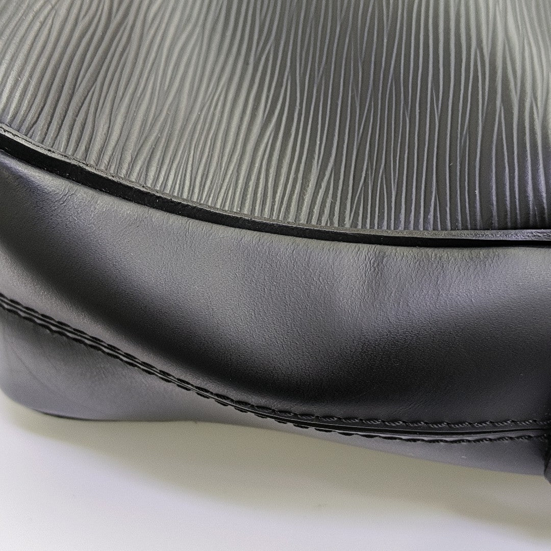 Epi Shoulder Bag Black