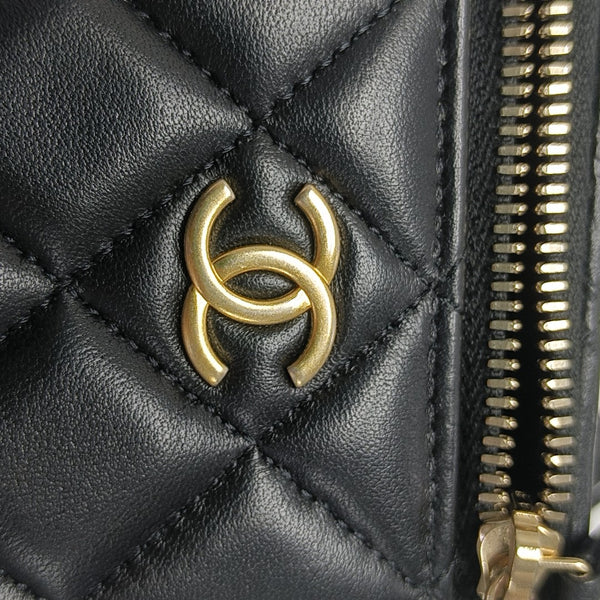 VANITY CASE Mini Quilted Lambskin Black