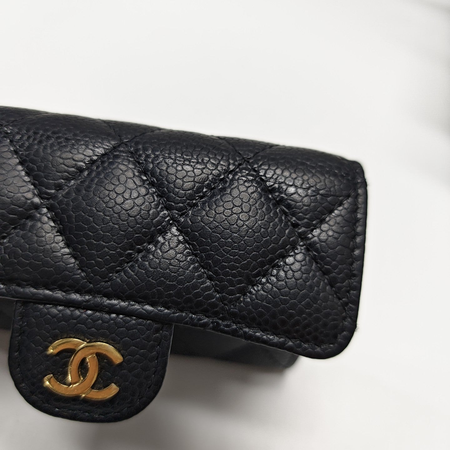 CLASSIC FLAP Quilted Grained Calfskin Black Card Holder