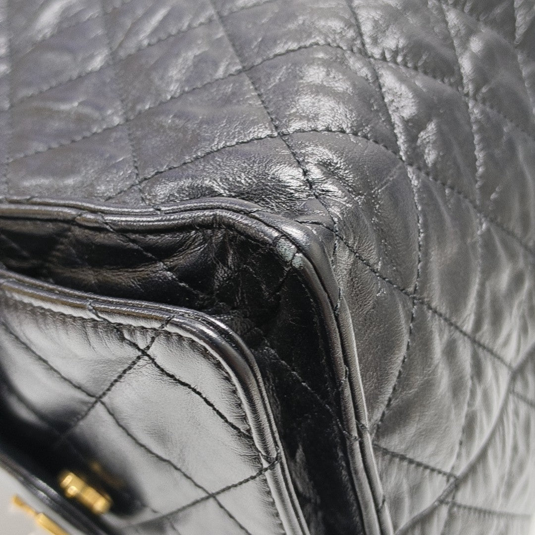 CHANEL 25 Medium Quilted Calfskin Black