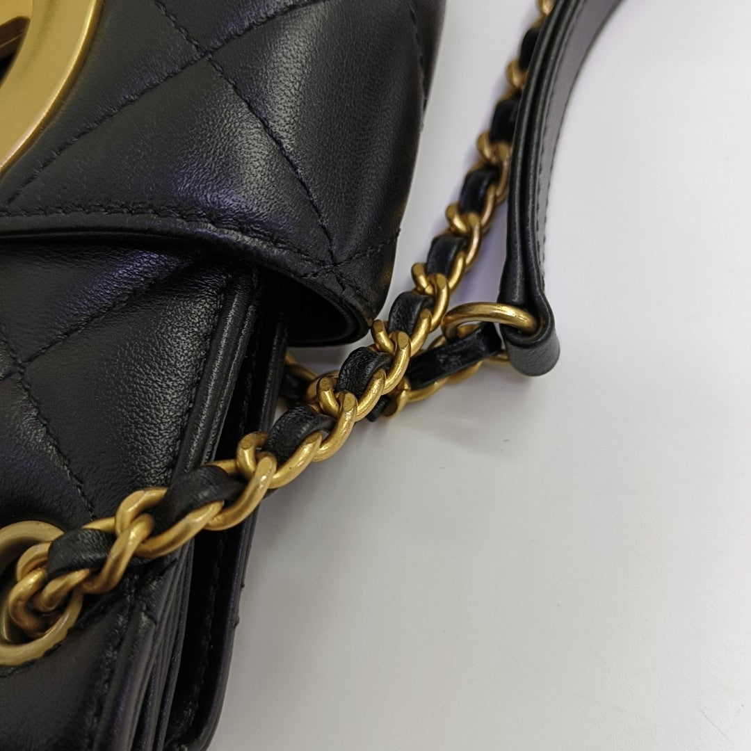 Quilted Lambskin Shoulder Bag Black