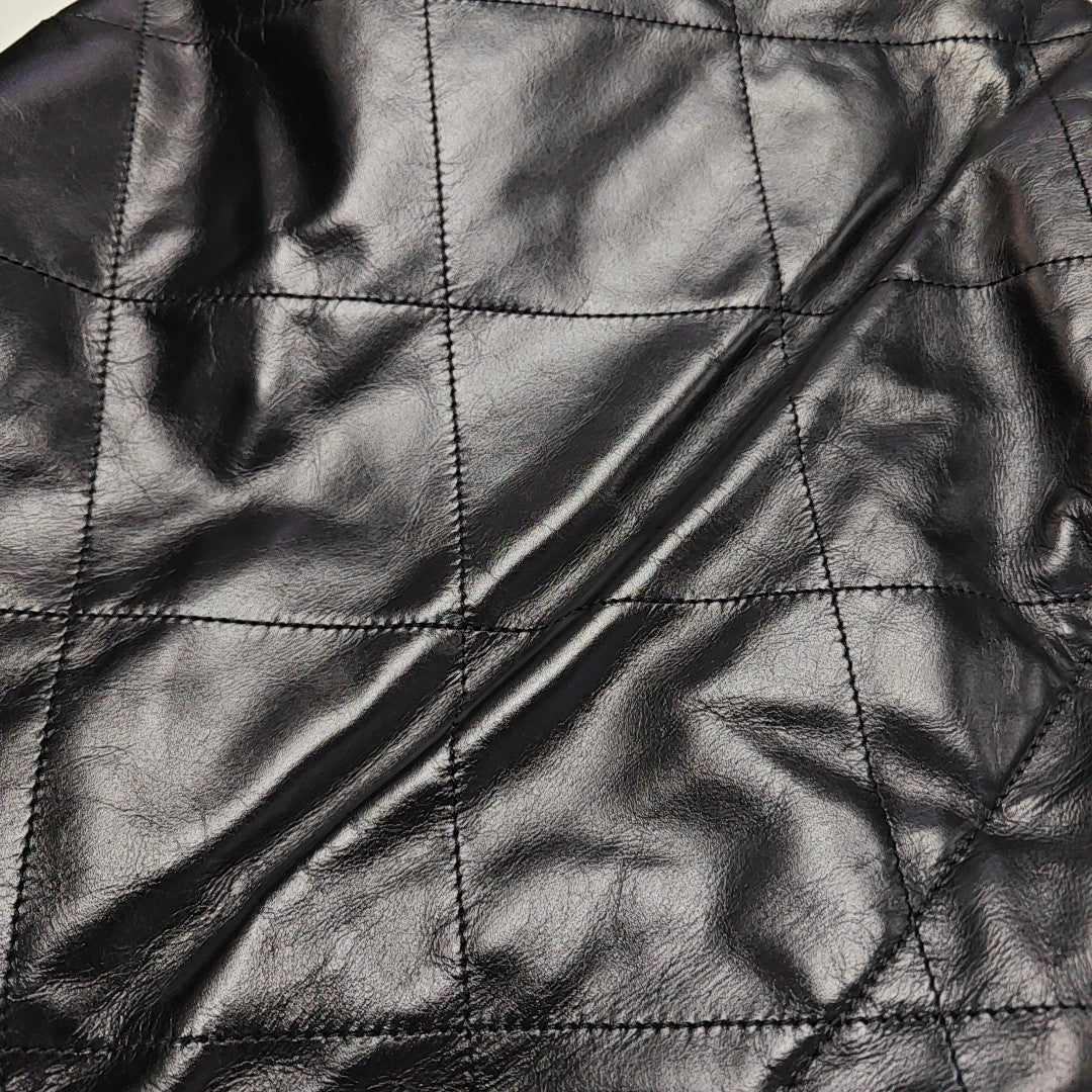 CHANEL 22 Small Quilted Calfskin Black